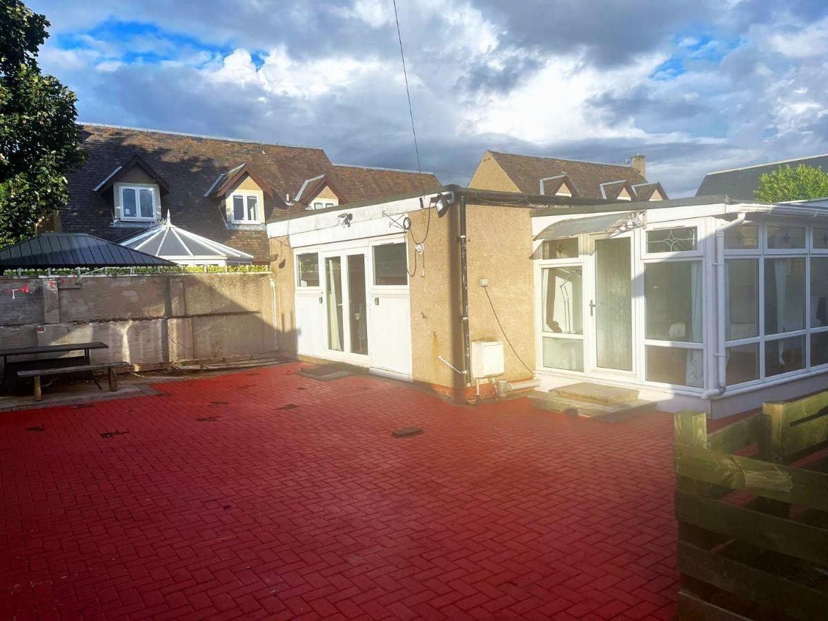 Elegant 2 Bedroom Chalet Edinburgh Exterior foto